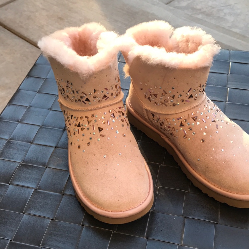 Pink ugg ankle boot .size 7